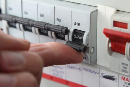 Warum Sie bei der DGUV V3 Prüfung nicht auf die UVV Prüfung verzichten sollten