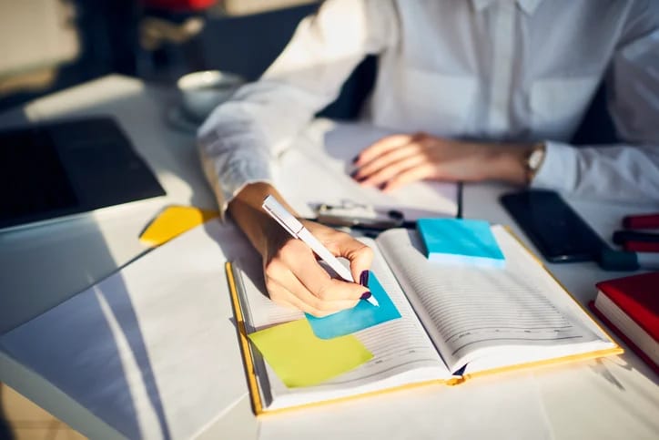 Dissertation korrigieren: Individuelle Betreuung für Ihre wissenschaftliche Karriere