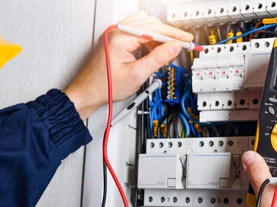 Wie die DGUV V3 Prüfung dazu beiträgt, Unfälle und elektrische Gefahren zu vermeiden