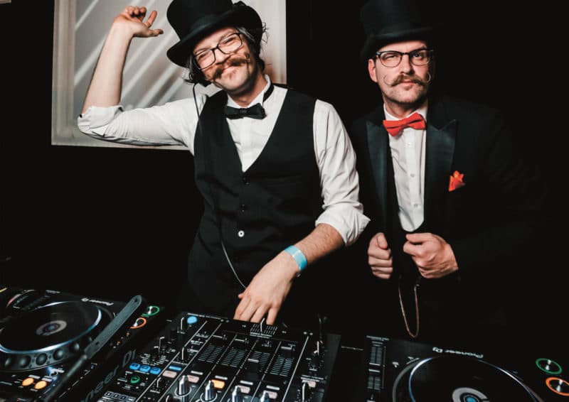 Maßgeschneiderte Hochzeitsunterhaltung: DJ-Salzburgs besondere Note für Ihren großen Tag