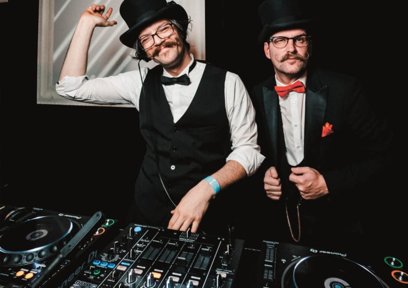 Maßgeschneiderte Hochzeitsunterhaltung: DJ-Salzburgs besondere Note für Ihren großen Tag