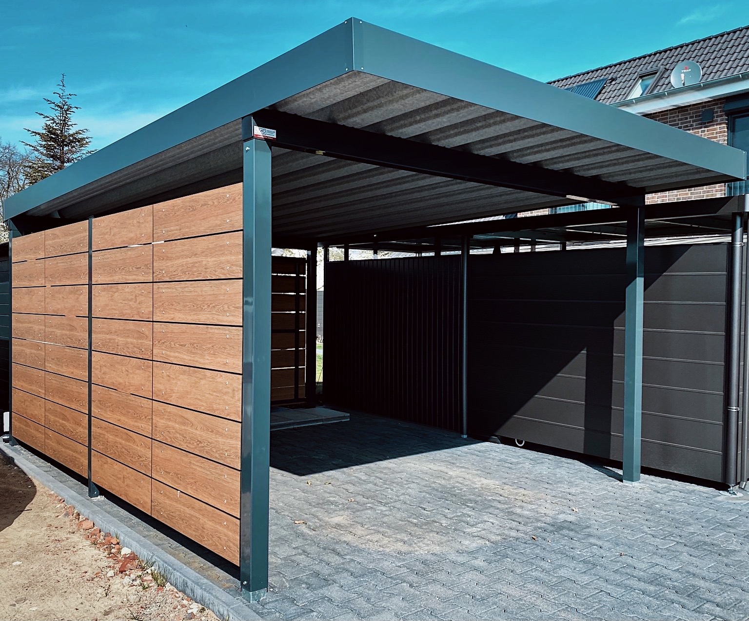 Carport Metall als Mehrzwecklösung: Platz für Auto, Fahrrad und Co.