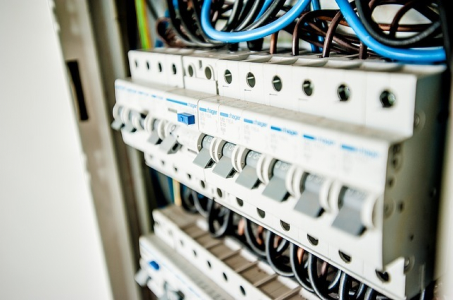 DIN EN 50678 und DIN EN 50699: Normgerechte Prüfung ortsveränderlicher elektrischer Betriebsmittel