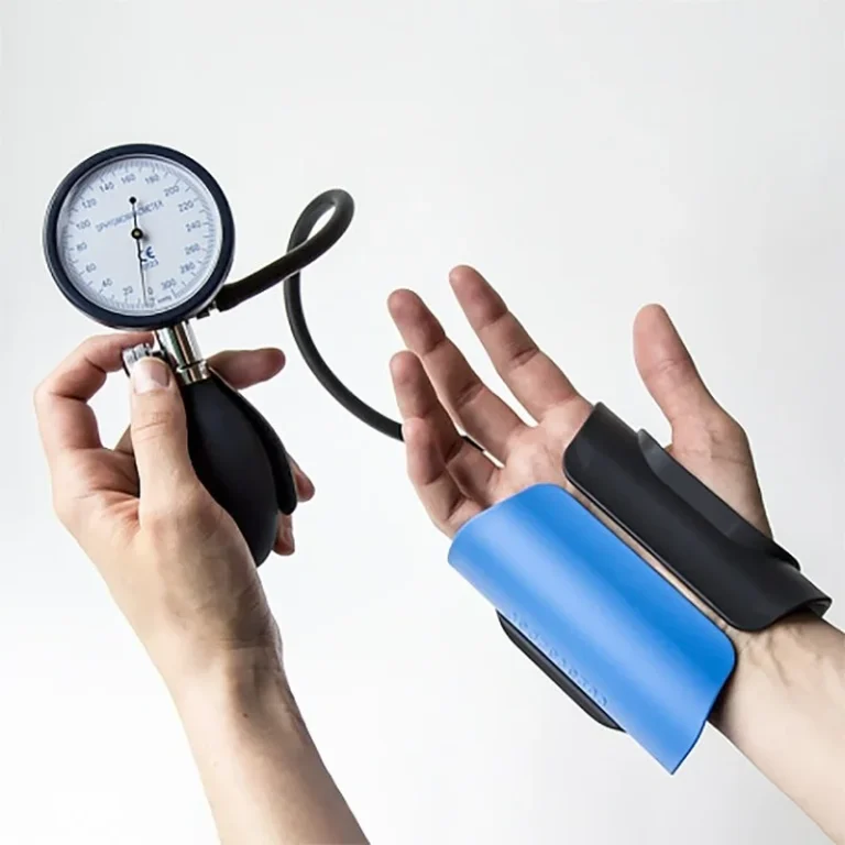 Curpal-portable-massage-device-for-carpal-tunnel-syndrome-treatment